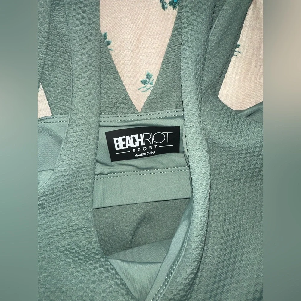 Beach Riot set NWT - Picture 10 of 13